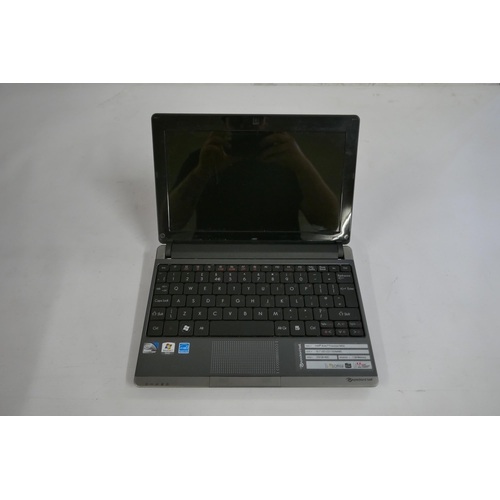 2120 - A Packard Bell Dot S2 notebook laptop