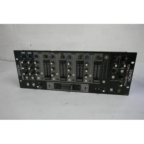 2147 - A Denon DN-X500 DJ mixer deck