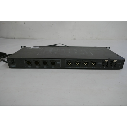 2150 - An IMG Stageline LS-280/SW professional line splitter