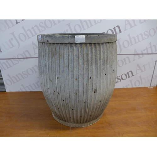 2215 - A galvanized vintage dolly tub - 45cm diameter