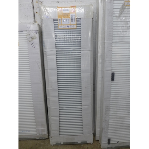 2266 - A QRL radiator - height 600 x length 1800mm