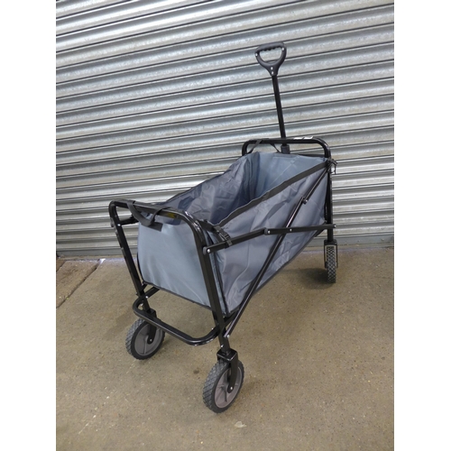 2273 - A collapsible outdoor garden utility wagon