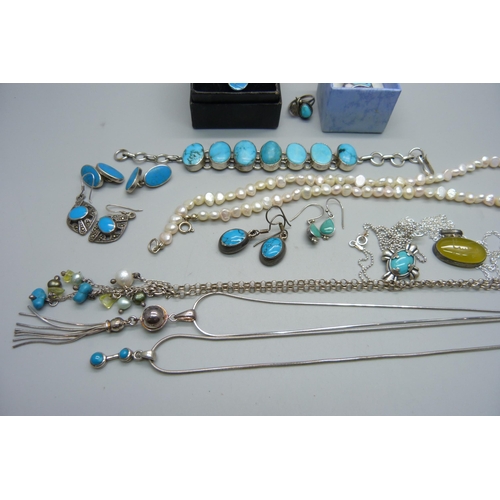 1001 - A collection of silver and white metal jewellery to include turquoise and pearl