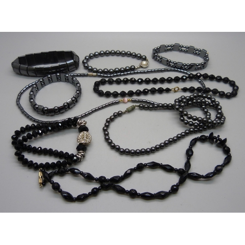 1068 - Assorted hematite and French jet jewellery