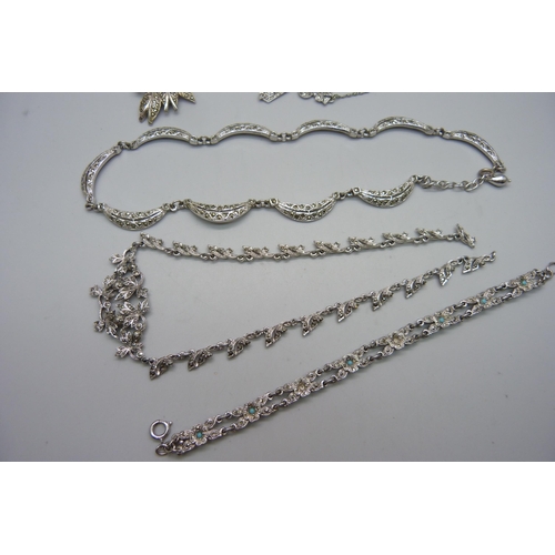 1074 - A quantity of marcasite jewellery