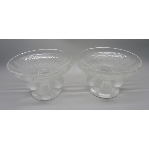 853 - A pair of glass Lalique France pedestal bowls, diameter 14cm