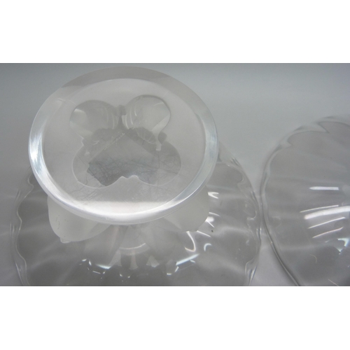 853 - A pair of glass Lalique France pedestal bowls, diameter 14cm