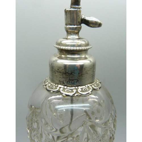 864 - An Edward VII silver topped glass scent atomiser, a/f