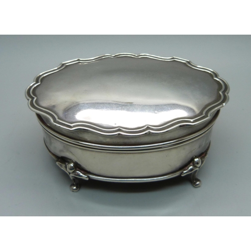 867A - A silver jewellery box, 162.7g total weight