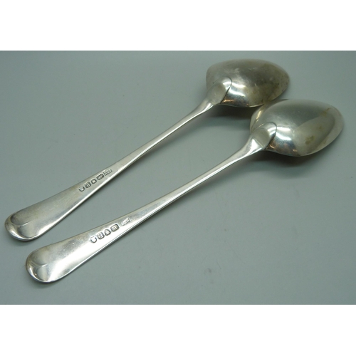 873 - A pair of George III silver spoons, London 1800, Peter, Ann and William Bateman, 115g