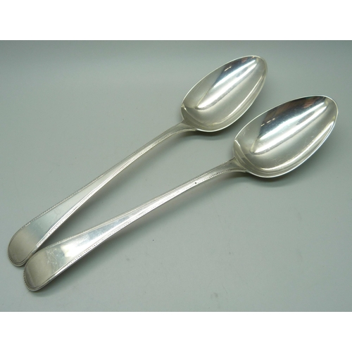 874 - A pair of George III silver spoons, London 1788, William Sumner, 124g