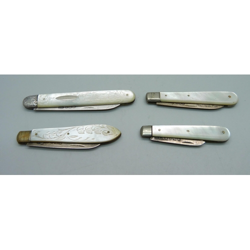 881 - Four silver and mother of pearl pen knives