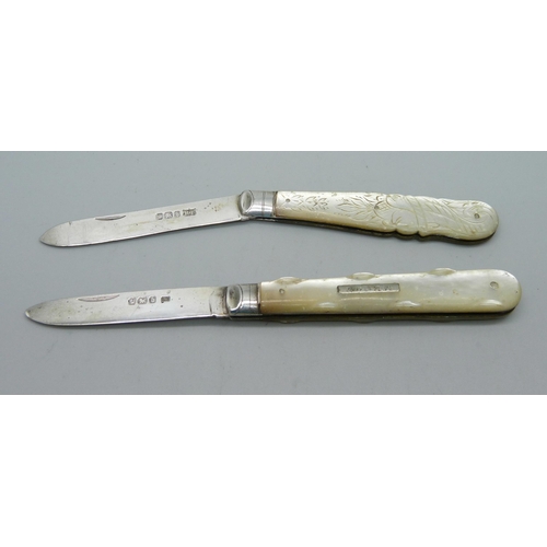 897 - Two silver and mother of pearl fruit knives