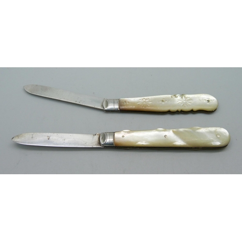 897 - Two silver and mother of pearl fruit knives