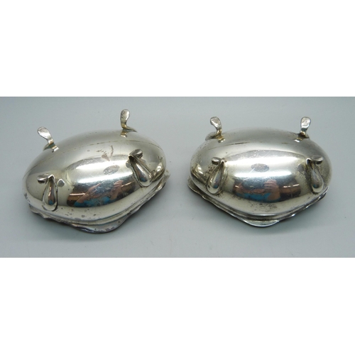 900 - A pair of silver salts with glass liners, 74.9g of silver, Birmingham 1897