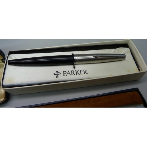 926 - A cased Sheaffer fountain pen, 14k gold nib, two Parker fountain pens, 'Life Long' sterling silver p... 