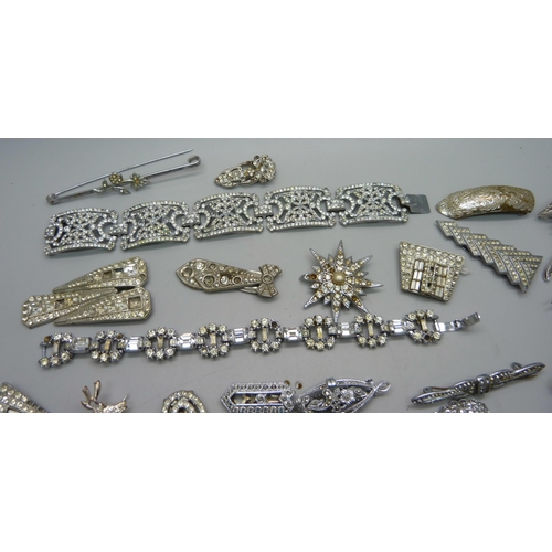 931 - A collection of paste set jewellery, some lacking stones