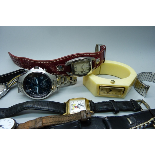 941 - A collection of lady's and gentleman's wristwatches including Marco Ceroni chronograph