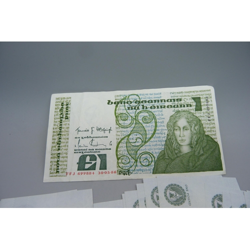 943 - A collection of uncirculated £1 bank notes, including 18 sequential and an Irish £1 note