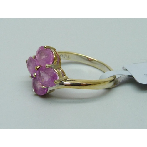 962 - A silver gilt pink sapphire cluster ring, S