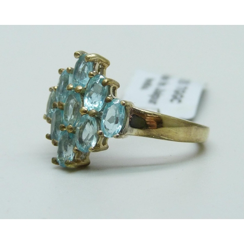 979 - A silver gilt apatite cluster ring, N