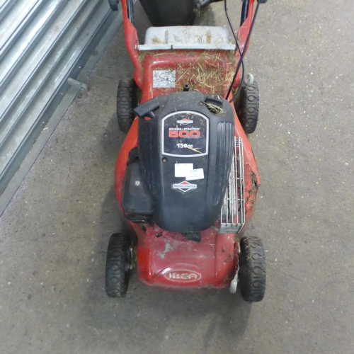 2190 - A Ibea petrol driven lawnmower with a Briggs and Stratton 500 series, 158cc engine and collection bo... 