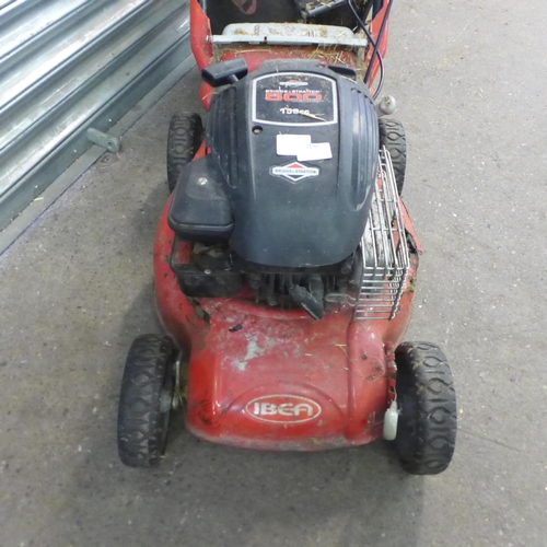 2190 - A Ibea petrol driven lawnmower with a Briggs and Stratton 500 series, 158cc engine and collection bo... 