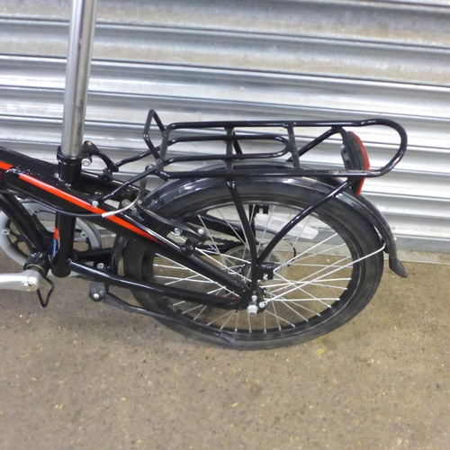 2194 - A Claud Butler Nimbus folding bike