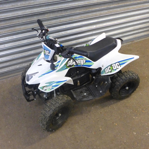 2208 - An AC/DC Stomp battery powered mini quad bike with keys and charger