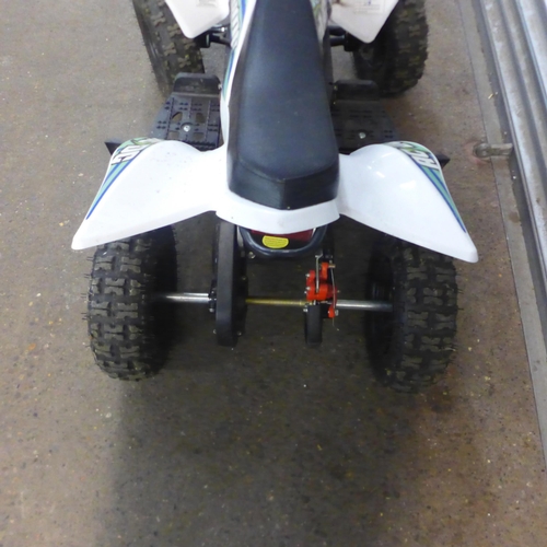 2208 - An AC/DC Stomp battery powered mini quad bike with keys and charger