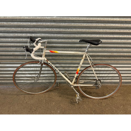 2185 - A Peugeot 531 hand brazed mens road bike and a Peugeot HLE - Premierelle lady's road bike