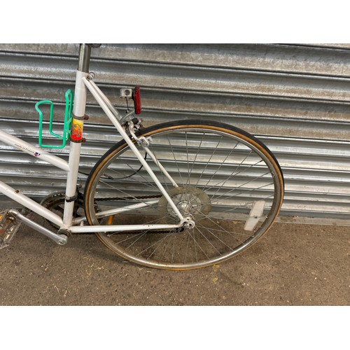 2185 - A Peugeot 531 hand brazed mens road bike and a Peugeot HLE - Premierelle lady's road bike