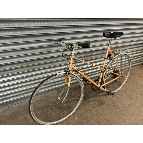 2187 - A vintage Raleigh bicycle with Reynolds 531 frame tubing