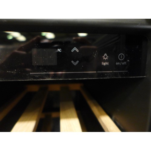 3046 - Bosch Serie 6 Under Counter Wine Cooler (Model no: KUW20VHF0G) (550-30) * This lot is subject to vat