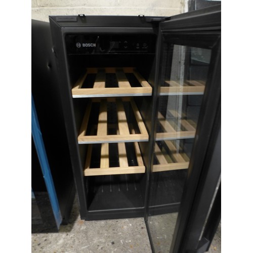 3046 - Bosch Serie 6 Under Counter Wine Cooler (Model no: KUW20VHF0G) (550-30) * This lot is subject to vat