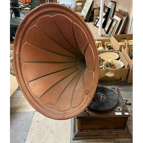 380 - A Maxitone oak cased gramophone