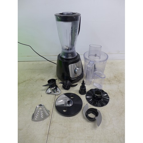 2360 - A Logik L500FP21 food processor and a green plastic flexi tub