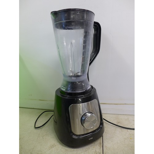 2360 - A Logik L500FP21 food processor and a green plastic flexi tub