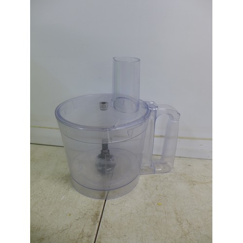 2360 - A Logik L500FP21 food processor and a green plastic flexi tub