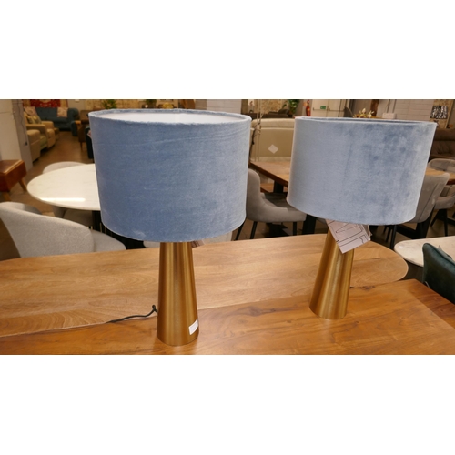 1395 - A pair of brass table lamps with pale blue shades