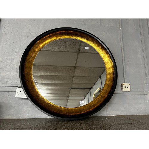 1434 - A large circular illuminated USB wall mirror