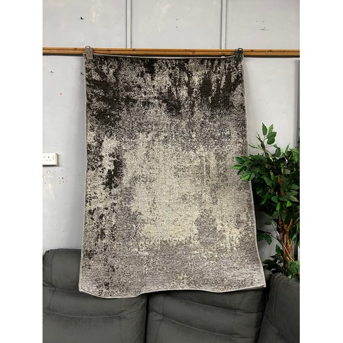 1370A - Grey ground contemporary design all over patterned 170 x 120cm