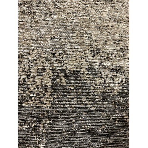 1370A - Grey ground contemporary design all over patterned 170 x 120cm