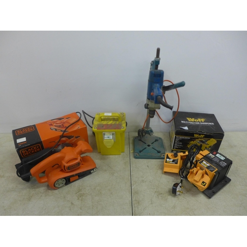 2056 - A Black and Decker KA86, 720W, 75mm x 457mm belt sander, a Black and Decker 1/2, 2 speed Blockbuster... 