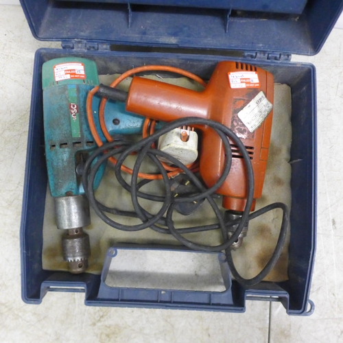 2061 - A quantity of power tools including a Bosch GWS 6-100, 240V angle grinder, 2 vintage power drills( b... 