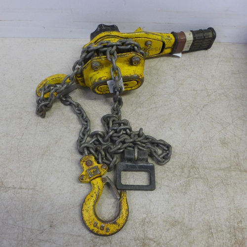 2065 - A Yale PT pull lift winch, 800kg