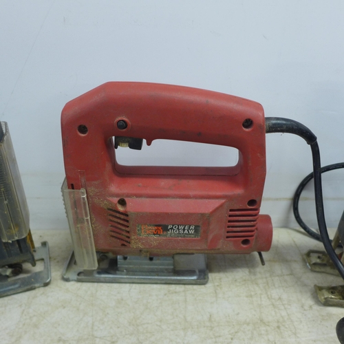 2067 - 3 electric power tools - a Ralley SKU 973046, 320W, 230V electric jig saw, a Black and Decker KS638S... 