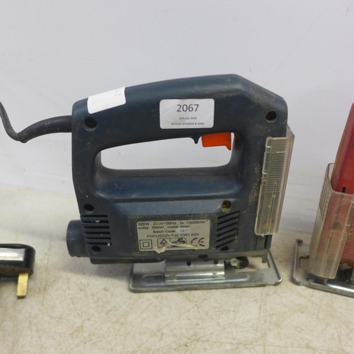 2067 - 3 electric power tools - a Ralley SKU 973046, 320W, 230V electric jig saw, a Black and Decker KS638S... 