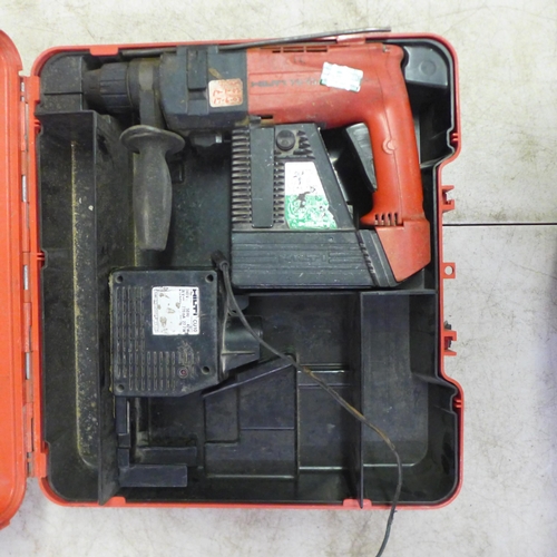 2076 - A Hilti TE 10A hammer drill with a Hilti CU10, 240V battery charger