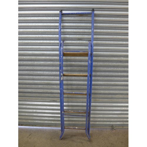 2193 - A set of 4 rung metal safety steps with hand rail, a 5 rung metal step ladder and 2 x 4 rung alumini... 